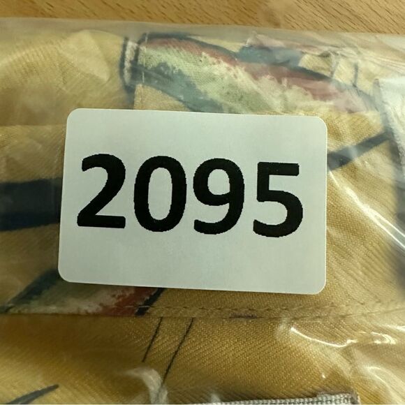 Tehama Clint Silk Shirt Mens Large Yellow Hawaiian Floral Beach White Witch Logo - Picture 16 of 16